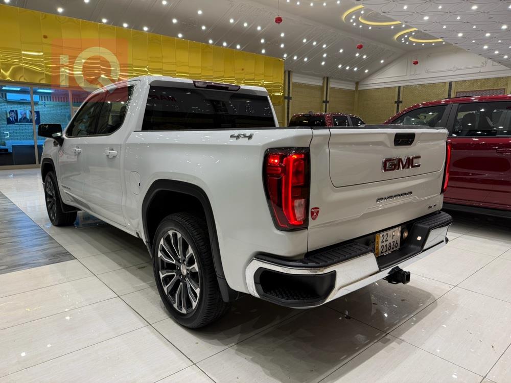 GMC Sierra